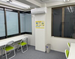 横浜中山校の自習室