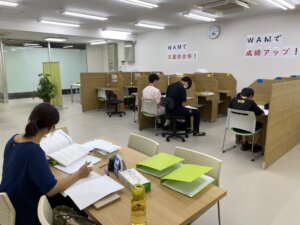 「あぁはやく 九月になれば……」