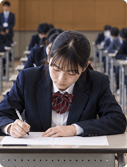 公立高校入試の様子