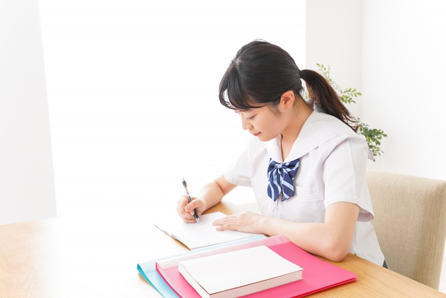 中学生の夏休みの過ごし方は「仕組み」で決まる！もう「勉強しなさい」と言わずに子が自走する親の関わり方